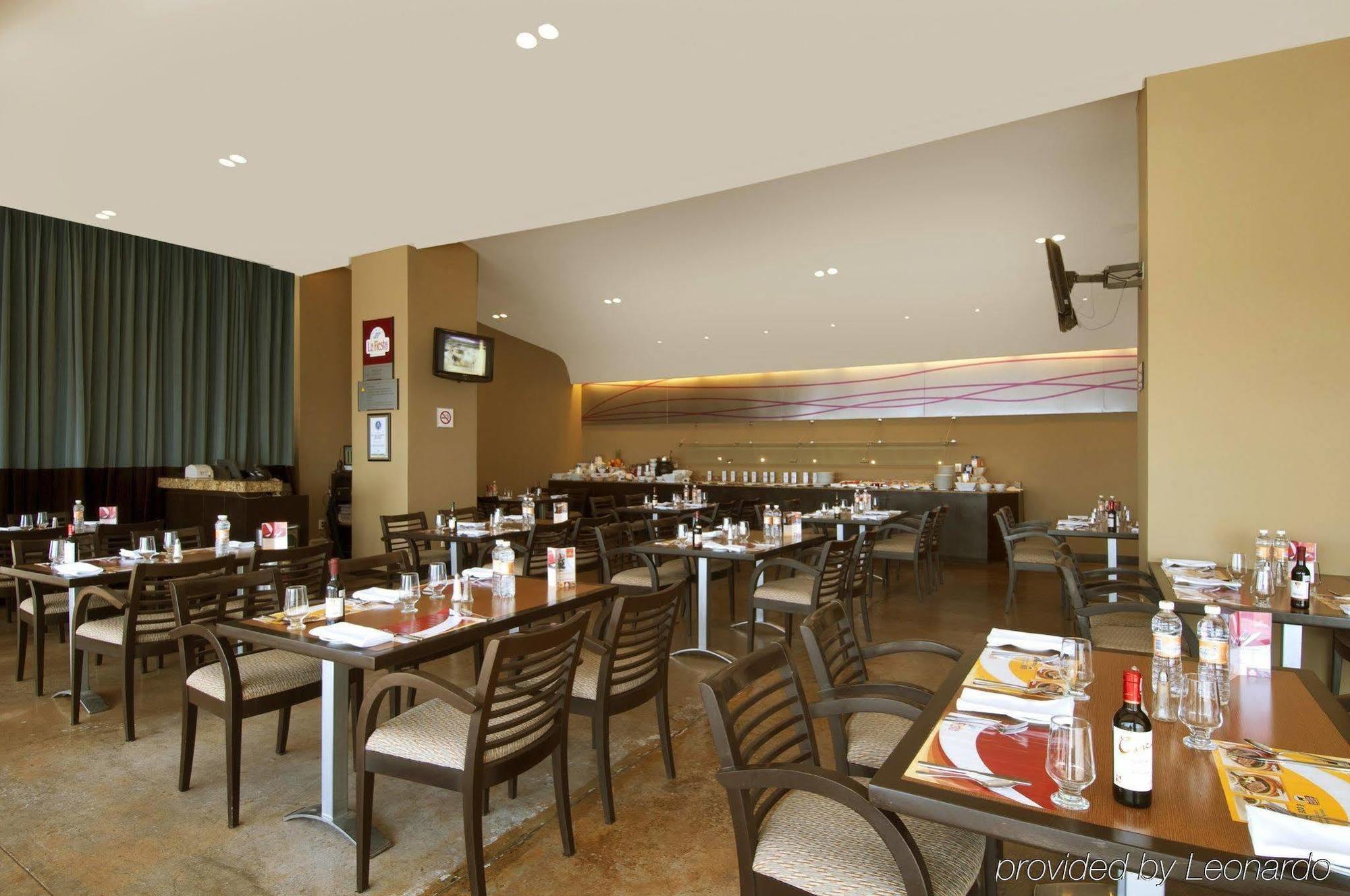 Fiesta Inn Express Durango Restaurant photo